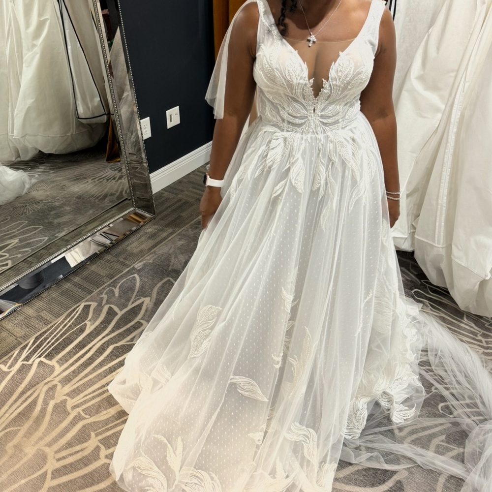 Elegant White Wedding Dress